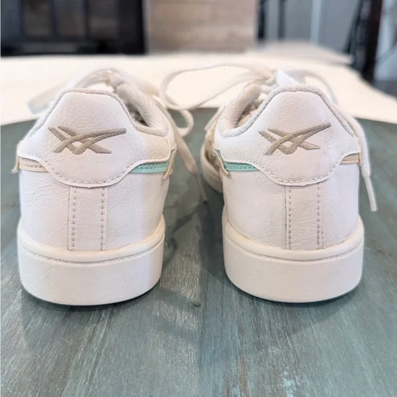 SICS Women’s Size 6 White Gel Sneakers Casual Lace Up Athletic Shoes - Picture 8 of 12